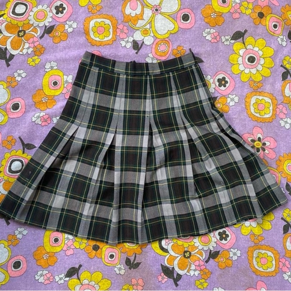 Plaid Pleated Mini Skirt in Dark Green and Gray Vintage XXS